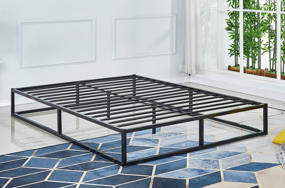 Queen bedframe